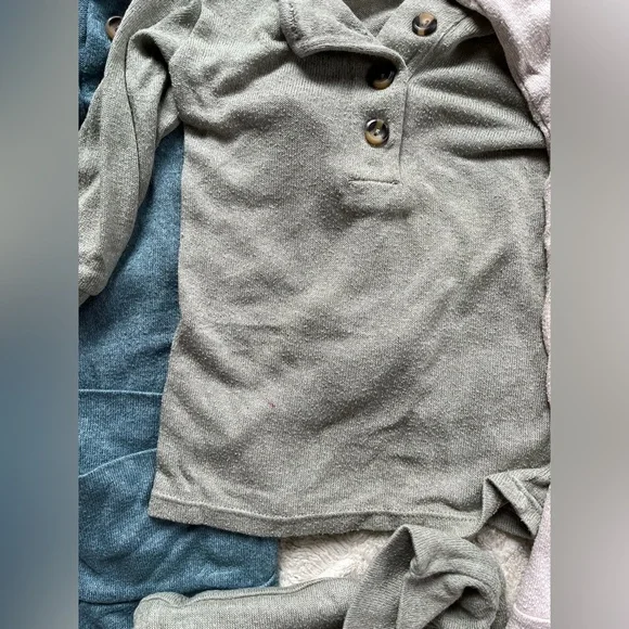 5 Piece Bundle - Lou Lou & Company Sweater Sets - Picture 5 of 9